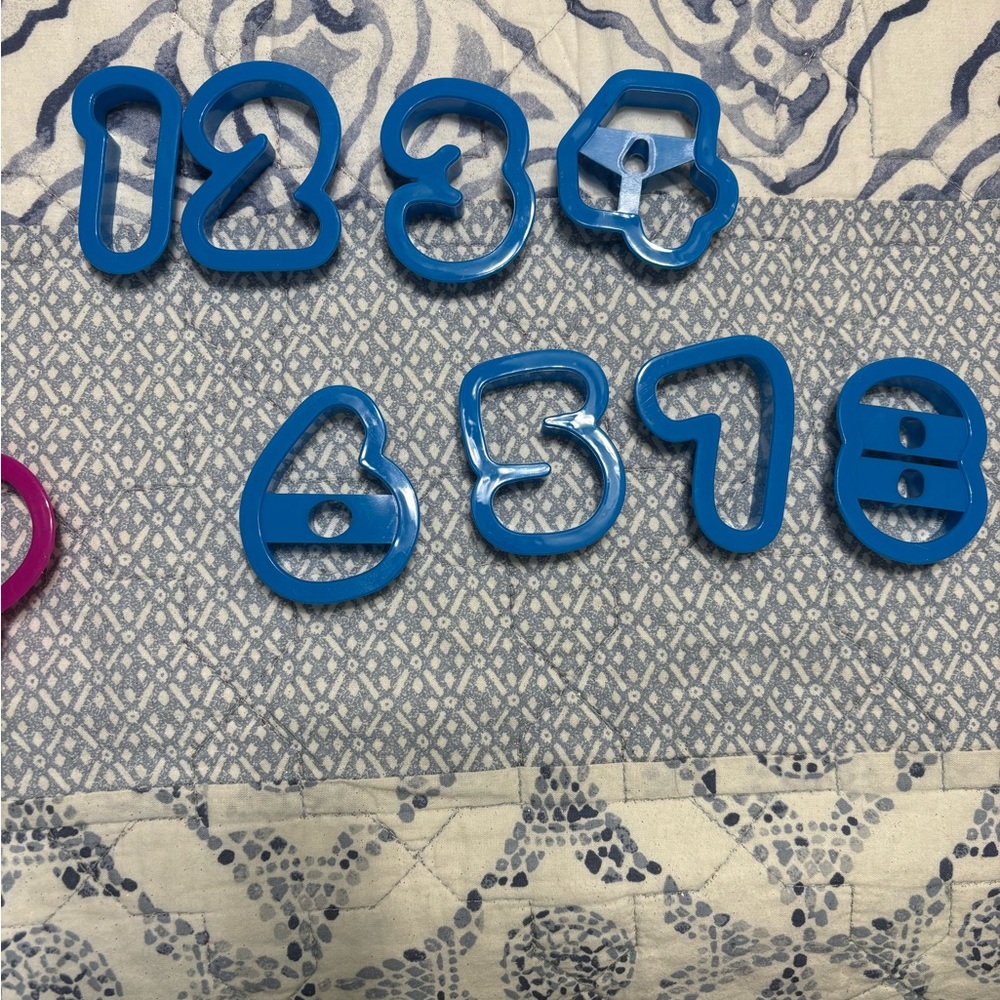 Wilton Colorful Cookie Cutters Set - Picture 4 of 10